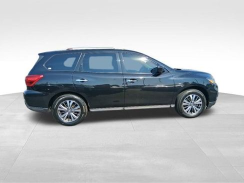 Used 2020 Nissan Pathfinder SV image 5