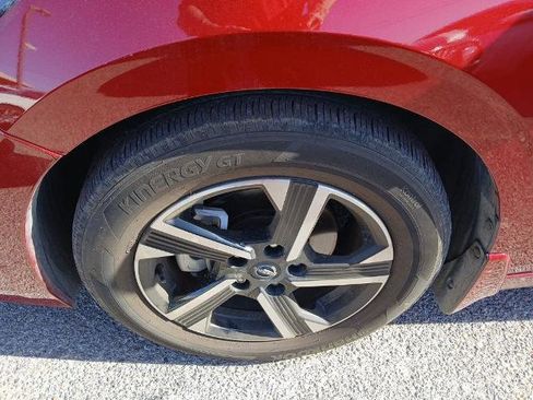 Certified 2024 Nissan Sentra SV FWD image 3