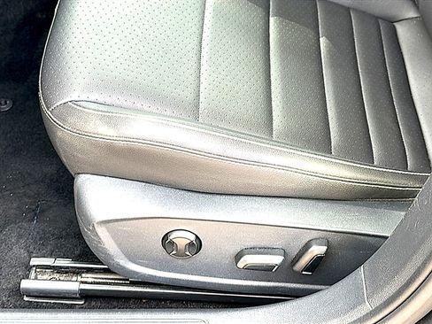 Used 2024 Volkswagen Jetta SE image 15