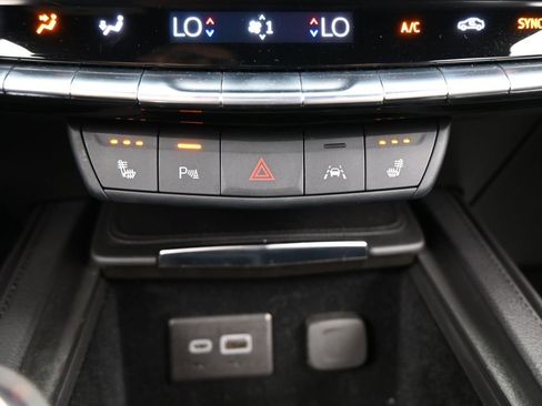 Used 2024 Cadillac XT4 Luxury w/ Cold Weather Package image 26