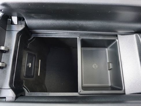 Certified 2025 Mercedes-Benz GLC 300 4MATIC image 41