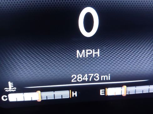 Used 2022 Jeep Renegade Limited w/ Sun, Sound & Wheels Group image 19