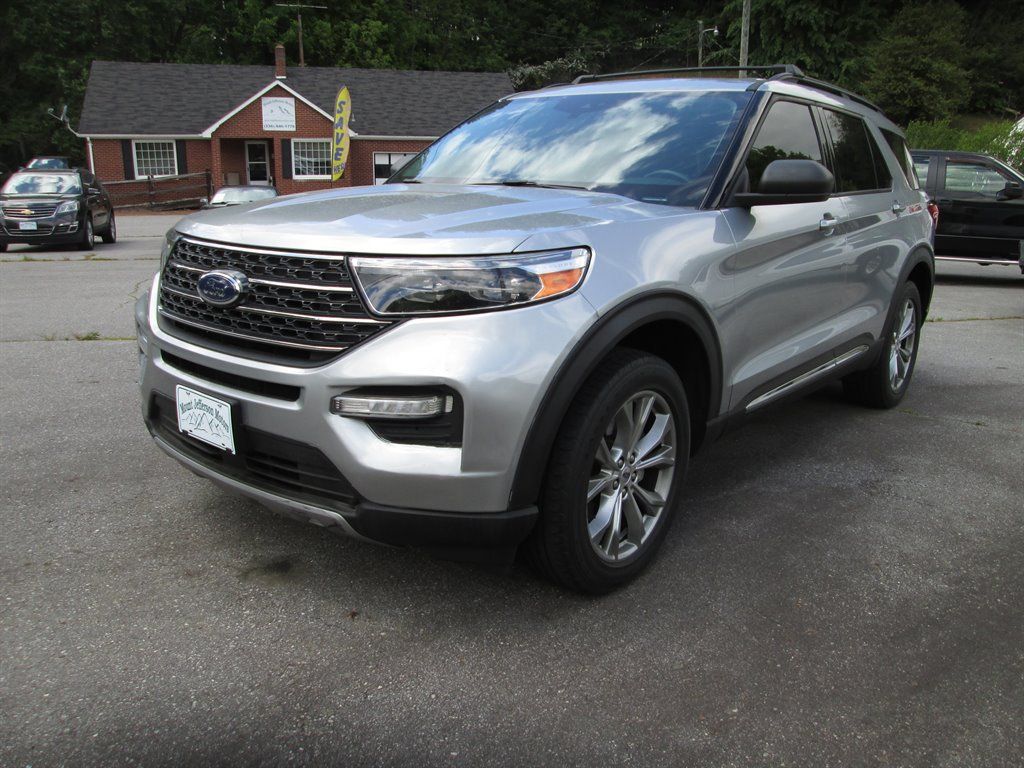 Used 2020 Ford Explorer XLT w/ Equipment Group 202A AWD/4WD image 1