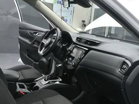 Used 2019 Nissan Rogue SV AWD/4WD image 11