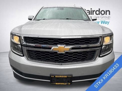 Used 2019 Chevrolet Suburban LT w/ Luxury Package AWD/4WD image 2