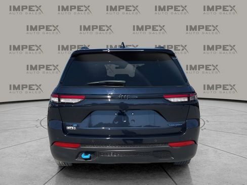 Used 2023 Jeep Grand Cherokee Trailhawk image 4