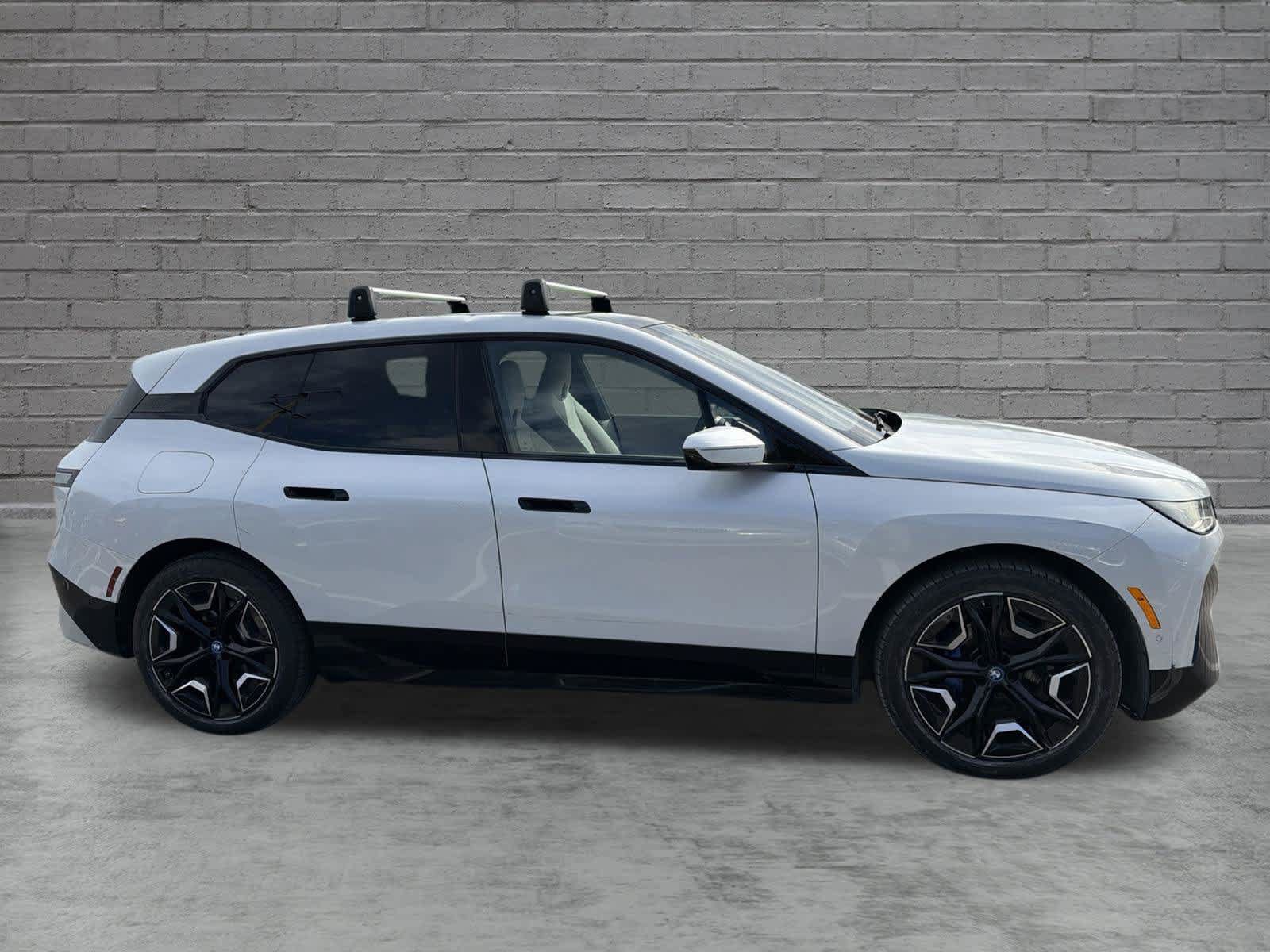 Used 2024 BMW iX xDrive50 w/ Sport Package AWD/4WD image 11