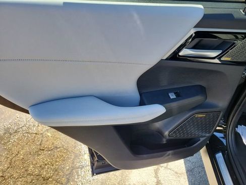 New 2025 Mitsubishi Outlander SE image 10