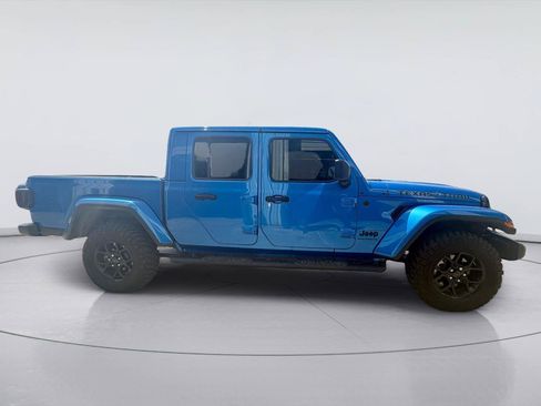 Used 2024 Jeep Gladiator Sport AWD/4WD image 2