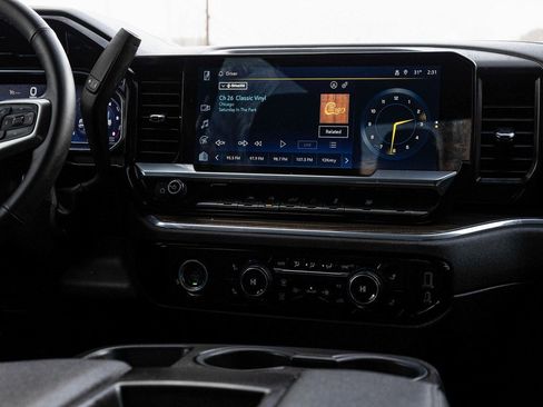 Used 2023 Chevrolet Silverado 1500 LT image 20