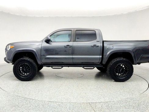 Used 2018 Toyota Tacoma SR5 image 8