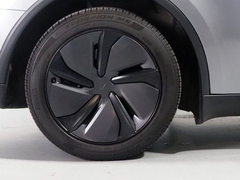 Used 2026 Tesla Model Y Long Range RWD image 54