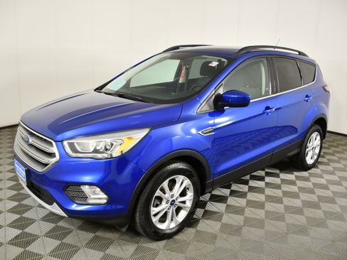 Used 2017 Ford Escape SE w/ Equipment Group 201A AWD/4WD image 10