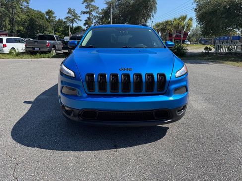 Used 2018 Jeep Cherokee Latitude w/ Altitude Package FWD image 28