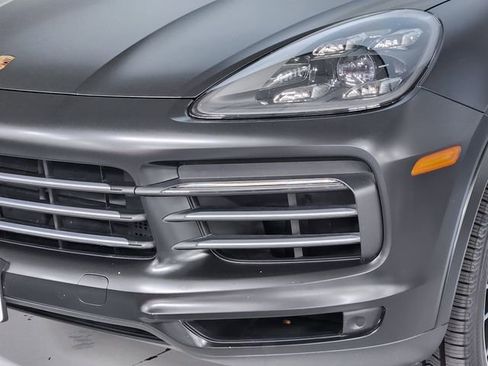 Used 2021 Porsche Cayenne AWD/4WD image 12