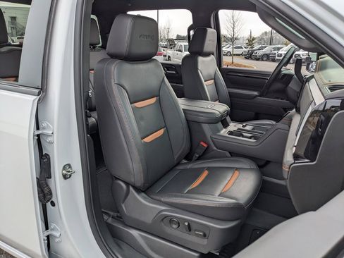 Used 2025 GMC Sierra 2500 AT4 image 49