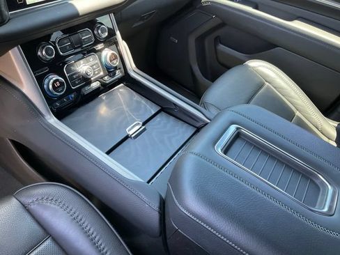 Used 2023 GMC Yukon Denali AWD/4WD image 16