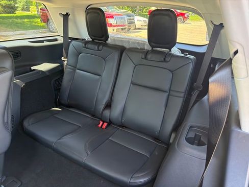 New 2026 Lincoln Aviator AWD w/ Jet Appearance Package image 12