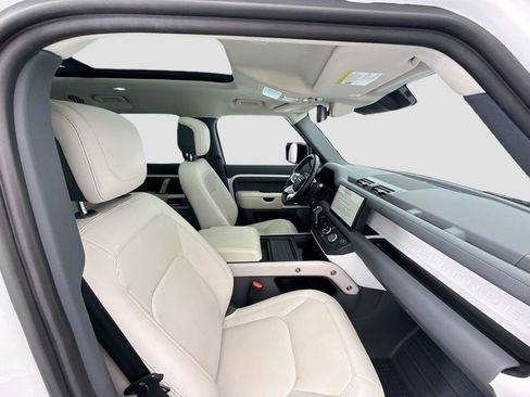 Used 2023 Land Rover Defender 130 First Edition image 19