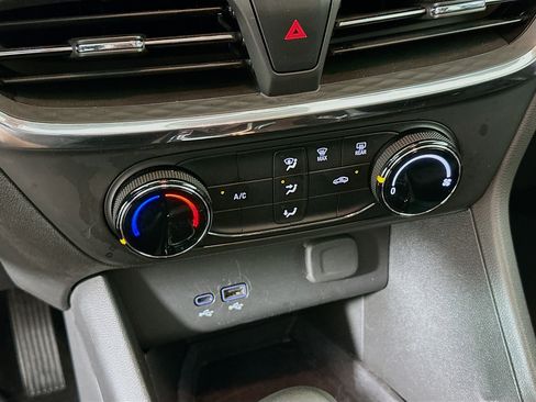 Used 2025 Buick Encore GX Preferred image 23