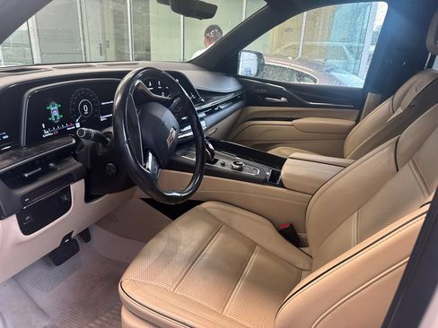 Used 2021 Cadillac Escalade ESV Premium Luxury RWD image 3