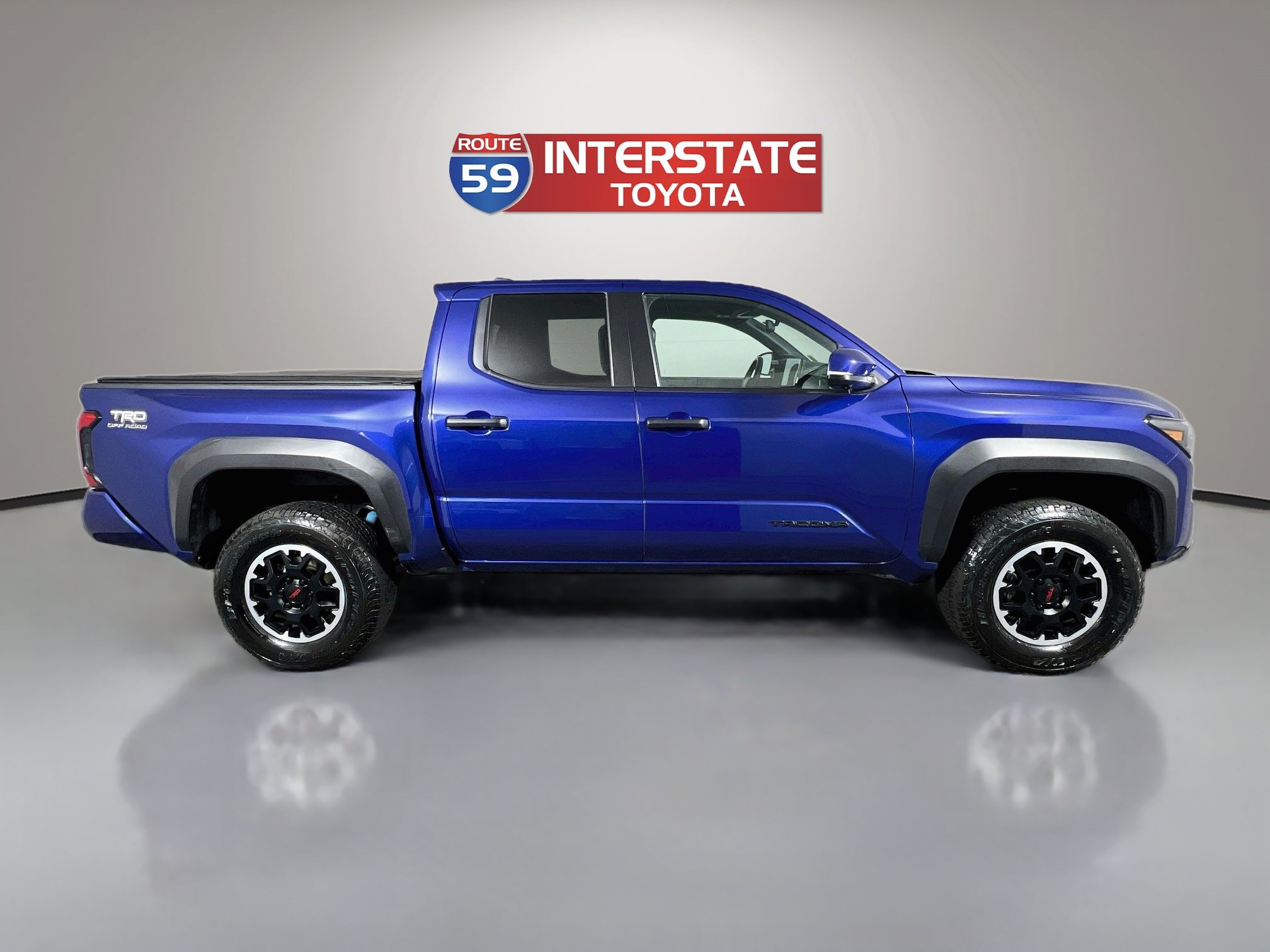 Used 2024 Toyota Tacoma TRD Off-Road w/ TRD Off Road Premium Package AWD/4WD image 8