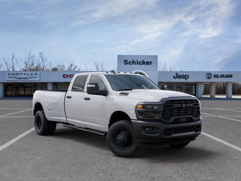 New 2026 RAM 3500 Tradesman AWD/4WD image 36