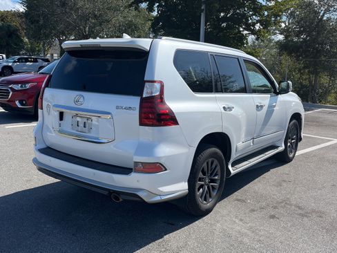 Used 2018 Lexus GX 460 image 12