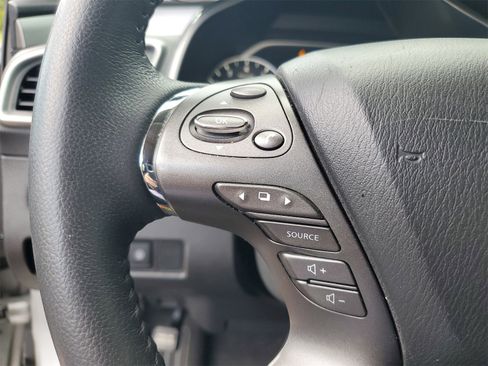 Used 2023 Nissan Murano SV image 11