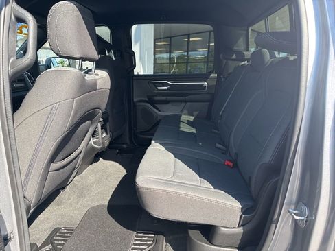 Used 2022 RAM 1500 Big Horn AWD/4WD image 9