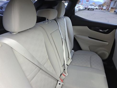 Used 2018 Nissan Rogue Sport SV w/ SV All-Weather Package image 11