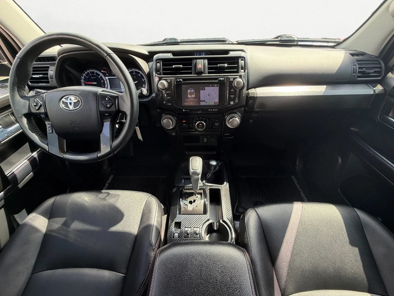 Used 2018 Toyota 4Runner TRD Off-Road Premium AWD/4WD image 12