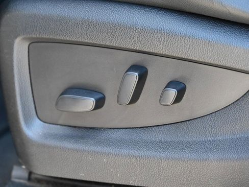 Used 2019 Chevrolet Suburban LT AWD/4WD image 22