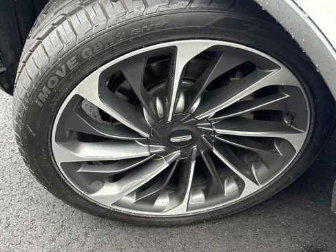 Used 2022 Lincoln Aviator Reserve w/ Equipment Group 201A RWD image 5