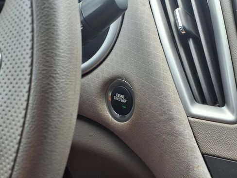 Used 2025 Chevrolet Malibu LT FWD image 19