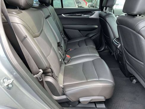 Used 2023 Cadillac XT6 Premium Luxury FWD image 9