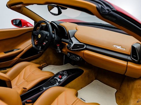 Used 2013 Ferrari 458 Spider image 62