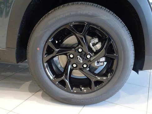 New 2026 Chevrolet Trax LT w/ Driver Confidence Package image 9