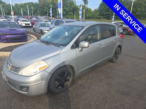 Used 2007 Nissan Versa Hatchback w/ ABS Pkg FWD image 2