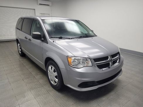 Used 2020 Dodge Grand Caravan SE w/ UConnect Hands-Free Group image 13