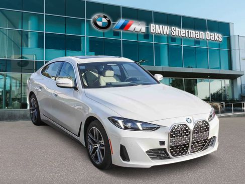 New 2026 BMW 430i 430i w/ Premium Package image 3