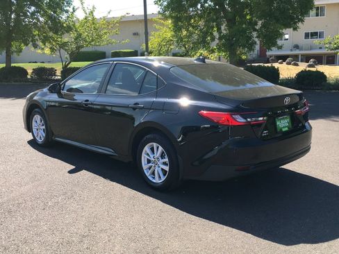 Used 2025 Toyota Camry LE w/ Convenience Package AWD/4WD image 4