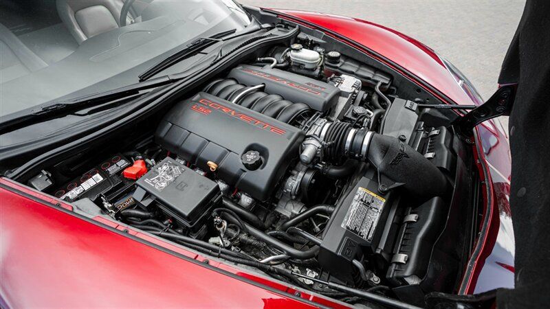 Used 2007 Chevrolet Corvette Coupe w/ Preferred Equipment Group RWD image 17