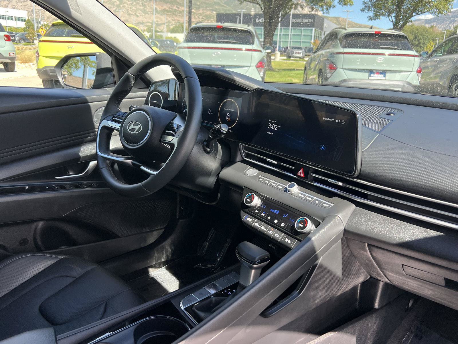 Certified 2026 Hyundai Elantra Limited FWD image 4
