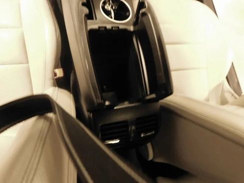 Used 2015 Mercedes-Benz C 250 Coupe image 36