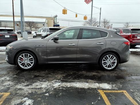 Used 2019 Maserati Levante GranLusso image 4