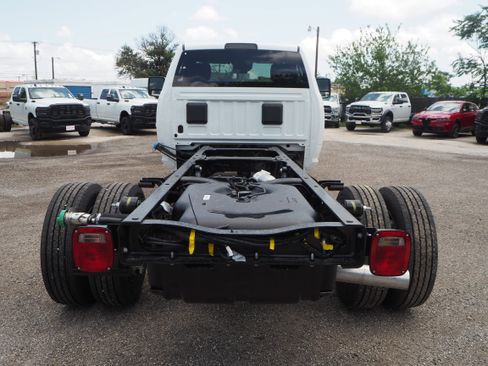 New 2025 RAM 4500 Tradesman image 8