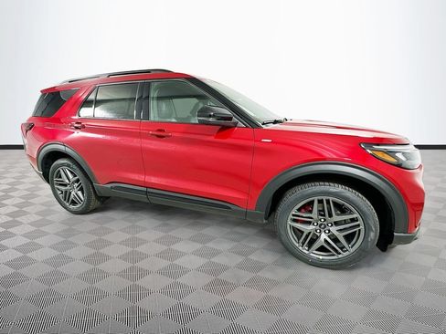 New 2026 Ford Explorer ST-Line w/ ST-Line Street Pack AWD/4WD image 5