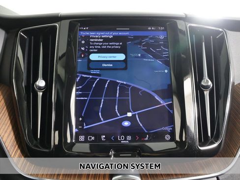 Used 2023 Volvo XC60 B5 Plus w/ Climate Package AWD/4WD image 3