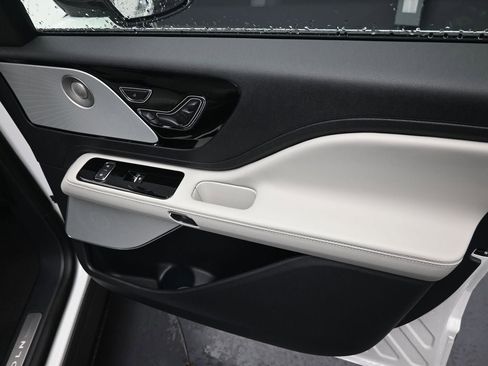 New 2026 Lincoln Aviator Reserve AWD/4WD image 39